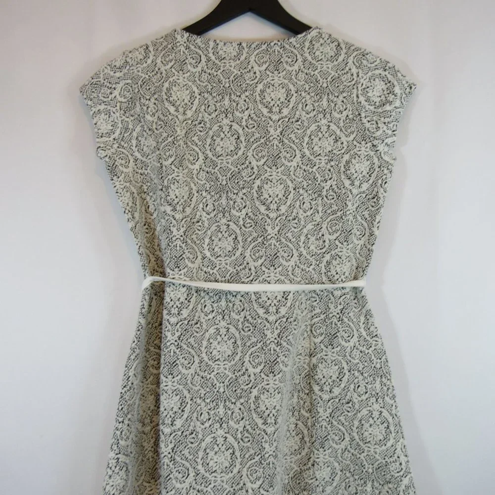 A Pea in the Pod Cream Black Cap Sleeve Tie Front Baroque Top NEW - Picture 5 of 7
